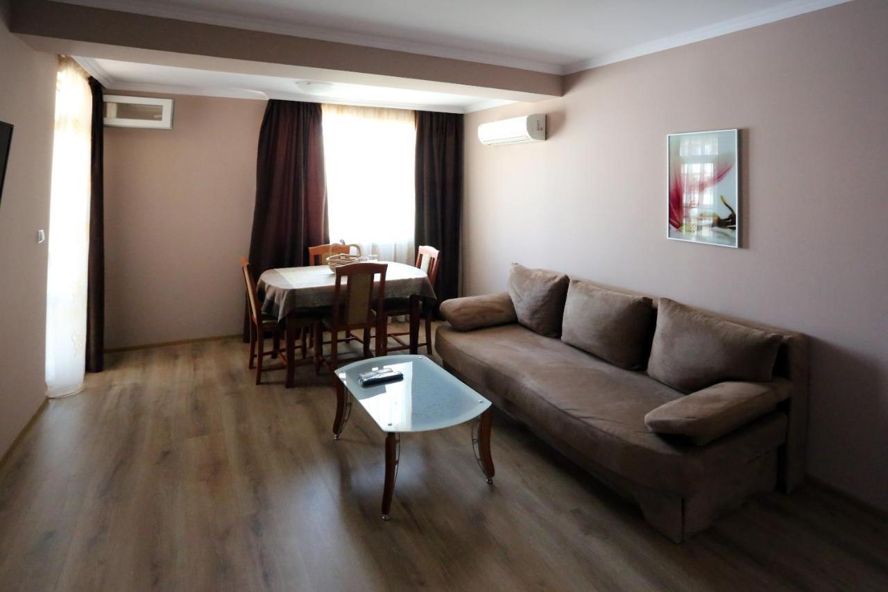 Apartments Dani ポモリエ エクステリア 写真
