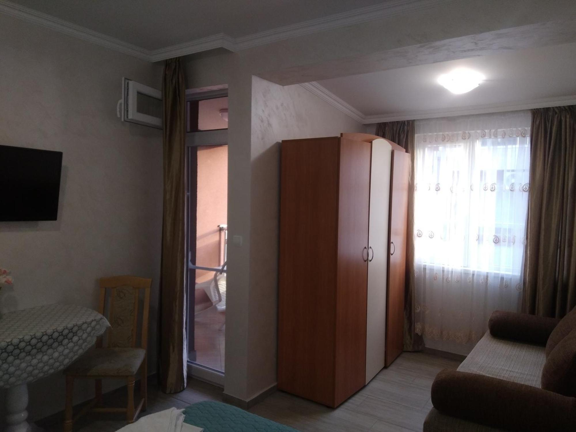 Apartments Dani ポモリエ エクステリア 写真
